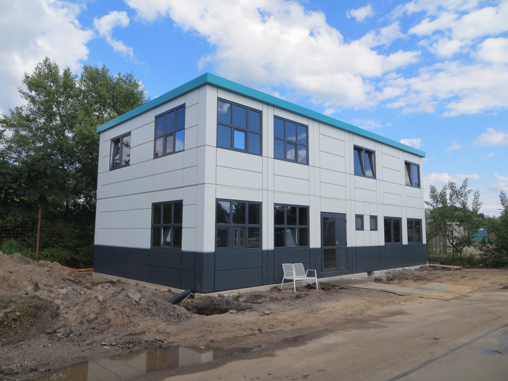 PREMIUM MODULAR BUILDING – OFFICES AND SANITARY FACILITIES